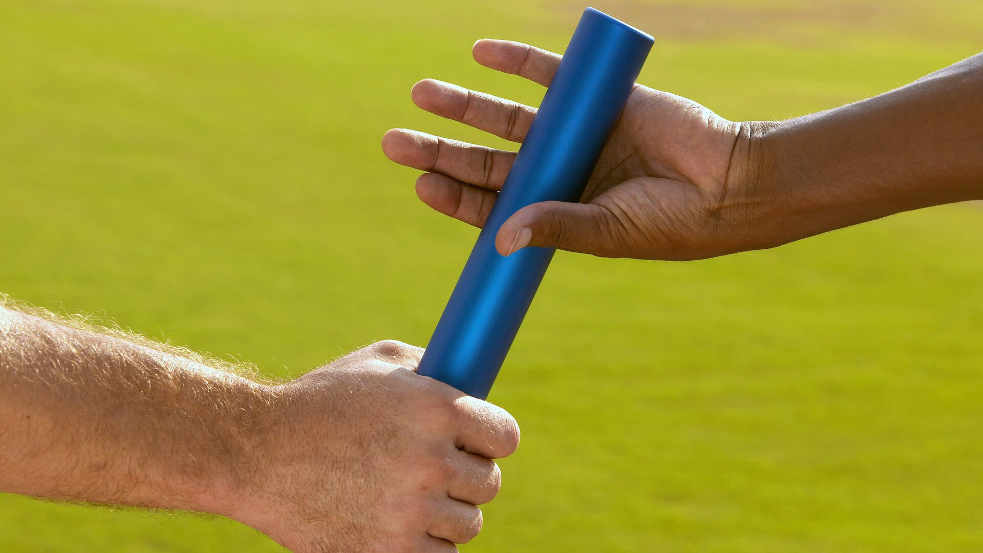 jiuyou游戏大厅-《电竞选手的职业规划：未来多重可能性》，电竞职业选手职业生涯有多长